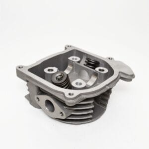 Sylinterikansi venttiileillä 50cc GY6 4-tahti skootterit